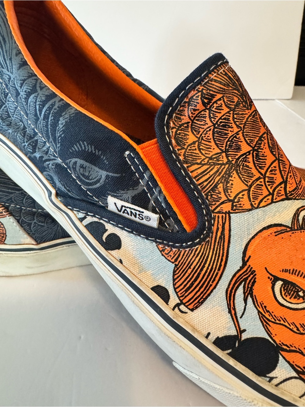 Vans Koi Fish Rare Retired Streetwear Slip-Ons- Unisex size Men’s 11.5 NWOT - Picture 9 of 16